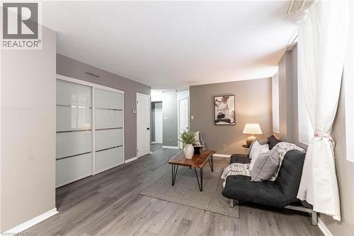 36 James Street S Unit# 303, Hamilton, ON - Indoor Photo Showing Living Room