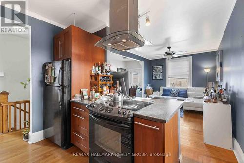 70 Anderson Street, Ottawa, ON - Indoor Photo Showing Kitchen