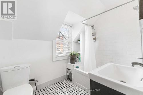 70 Anderson Street, Ottawa, ON - Indoor Photo Showing Bathroom