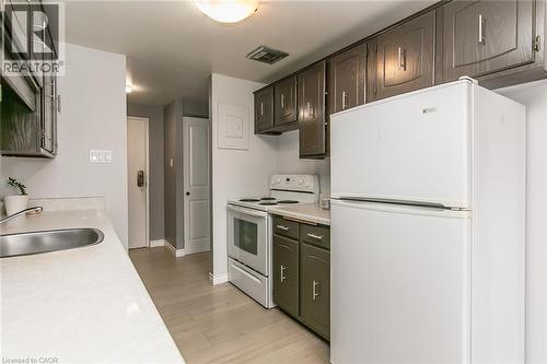 4 Avalon Place Unit# 308, Kitchener, ON - Indoor Photo Showing Kitchen