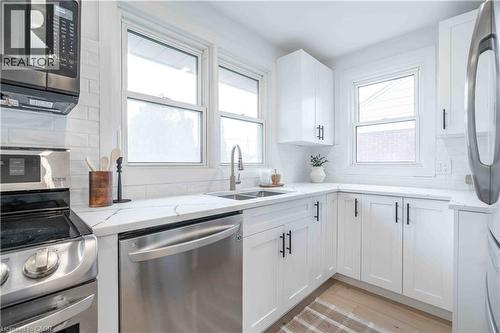 67 Toby Crescent, Hamilton, ON - Indoor Photo Showing Kitchen