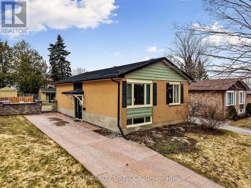 273 MAXWELL AVENUE  Peterborough (Ashburnham Ward 4), ON K9J 1B4