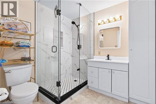79 Maple Drive, Hamilton, ON - Indoor Photo Showing Bathroom
