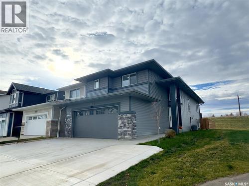 302 Pepper Place, Saskatoon, SK - Outdoor With Facade