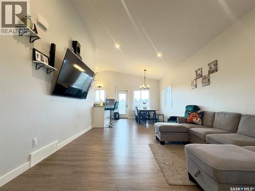 302 Pepper Place, Saskatoon, SK - Indoor Photo Showing Living Room
