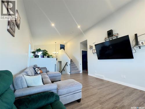 302 Pepper Place, Saskatoon, SK - Indoor Photo Showing Living Room
