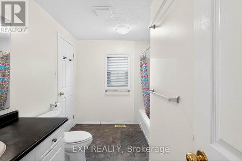 600 Winterberry Avenue, Waterloo, ON - Indoor