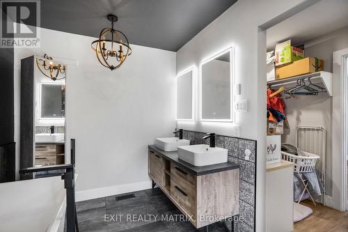 3515 Front Road E, Champlain, ON - Indoor