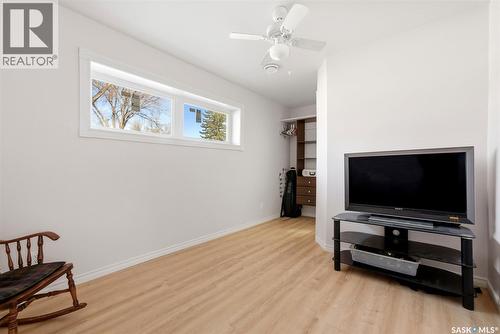 321 Elphinstone Street, Regina, SK - Indoor