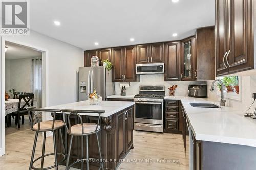 5824 Prairie Circle, Mississauga, ON - Indoor Photo Showing Kitchen With Double Sink With Upgraded Kitchen