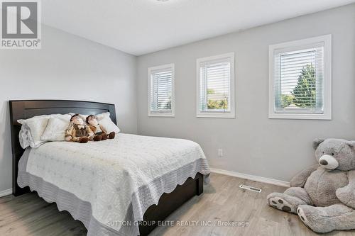 5824 Prairie Circle, Mississauga, ON - Indoor Photo Showing Bedroom