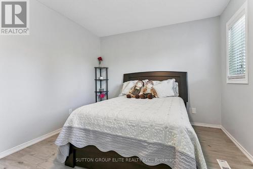5824 Prairie Circle, Mississauga, ON - Indoor Photo Showing Bedroom