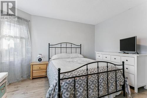 5824 Prairie Circle, Mississauga, ON - Indoor Photo Showing Bedroom
