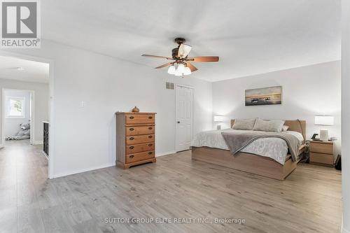 5824 Prairie Circle, Mississauga, ON - Indoor Photo Showing Bedroom