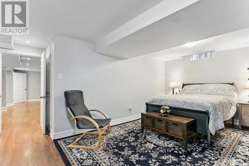 5824 Prairie Circle, Mississauga, ON - Indoor Photo Showing Bedroom