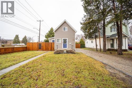 203 SHELDON AVENUE  Chatham, ON N7L 3N1