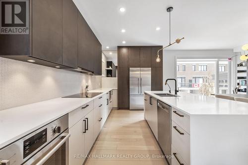 101 Tay Street, Ottawa, ON - Indoor Photo Showing Kitchen With Double Sink With Upgraded Kitchen