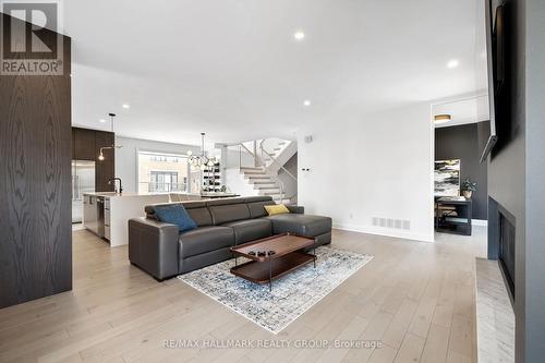 101 Tay Street, Ottawa, ON - Indoor Photo Showing Living Room With Fireplace
