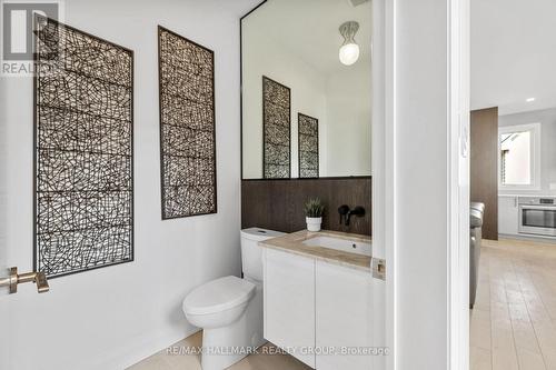 101 Tay Street, Ottawa, ON - Indoor Photo Showing Bathroom