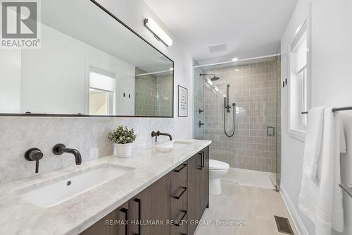 101 Tay Street, Ottawa, ON - Indoor Photo Showing Bathroom