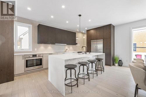 101 Tay Street, Ottawa, ON - Indoor Photo Showing Kitchen With Upgraded Kitchen