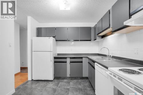 304 385 Kingsmere Boulevard, Saskatoon, SK - Indoor Photo Showing Kitchen With Double Sink