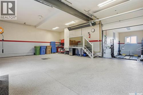 4128 Green Willow Terrace E, Regina, SK - Indoor Photo Showing Garage
