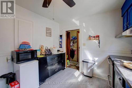 34 Barons Avenue S, Hamilton, ON - Indoor Photo Showing Kitchen