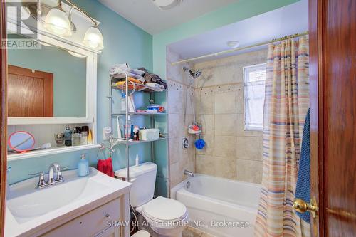 34 Barons Avenue S, Hamilton, ON - Indoor Photo Showing Bathroom