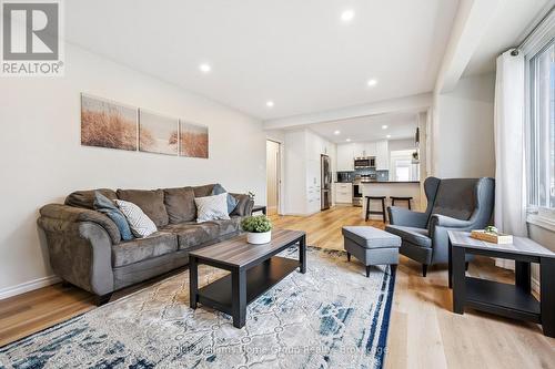 23 Hastings Boulevard, Guelph (Grange Road), ON - Indoor Photo Showing Living Room