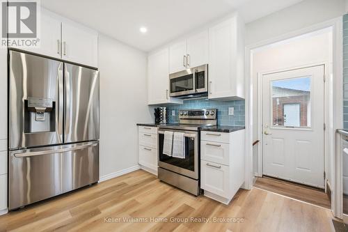 23 Hastings Boulevard, Guelph (Grange Road), ON - Indoor Photo Showing Kitchen