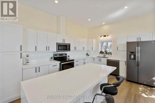 283 Platten Boulevard, Scugog, ON - Indoor Photo Showing Kitchen With Upgraded Kitchen