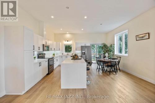 283 Platten Boulevard, Scugog, ON - Indoor Photo Showing Kitchen
