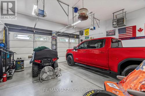 283 Platten Boulevard, Scugog, ON - Indoor Photo Showing Garage