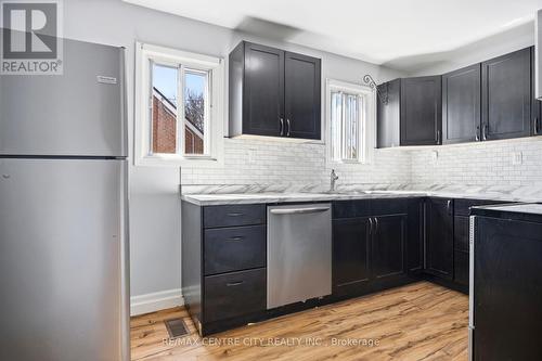 64 Dunkirk Drive, St. Thomas, ON - Indoor Photo Showing Kitchen With Upgraded Kitchen