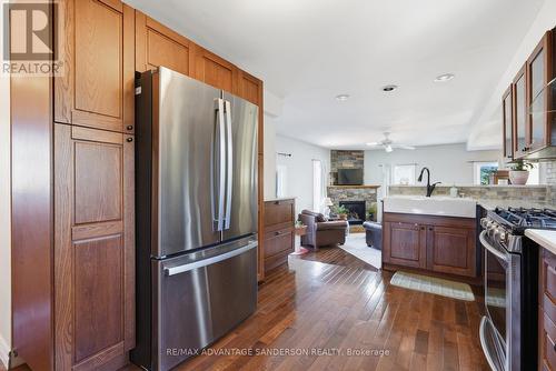 22476 Coldstream Road, Middlesex Centre, ON - Indoor Photo Showing Kitchen