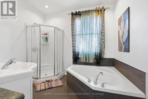 22476 Coldstream Road, Middlesex Centre, ON - Indoor Photo Showing Bathroom