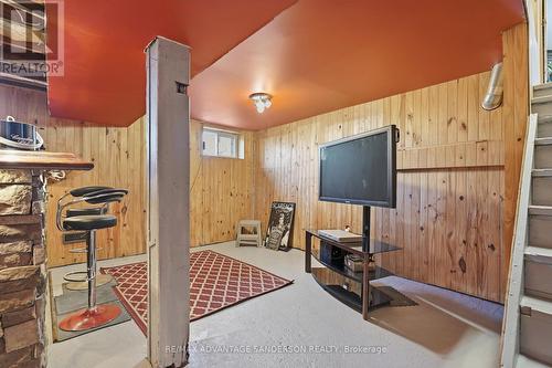 22476 Coldstream Road, Middlesex Centre, ON - Indoor Photo Showing Other Room