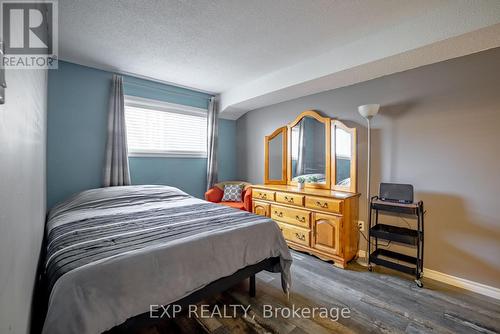 Main bedroom with attached 3-piece ensuite - 120 - 78 Roehampton Avenue, St. Catharines (Carlton/Bunting), ON - Indoor Photo Showing Bedroom