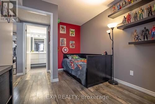 2nd bedroom with 3-piece washroom across the hall - 120 - 78 Roehampton Avenue, St. Catharines (Carlton/Bunting), ON - Indoor Photo Showing Bedroom