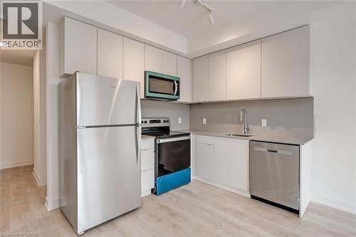 16 Melbourne Avenue Unit# 311B, St. Catharines, ON - Indoor Photo Showing Kitchen With Stainless Steel Kitchen
