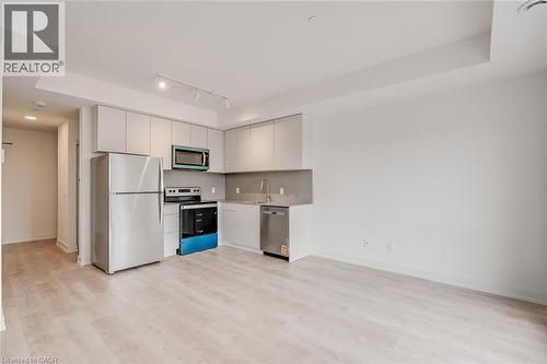 16 Melbourne Avenue Unit# 311B, St. Catharines, ON - Indoor Photo Showing Kitchen With Stainless Steel Kitchen