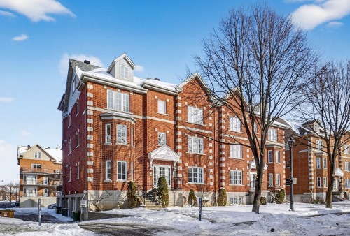 2310 Rue Harriet-Quimby  Montréal (Saint-Laurent), QC H4R 3E4