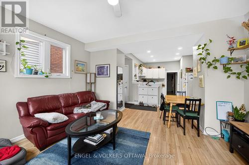 Unit 2 - 251 Arlington Avenue, Ottawa, ON - Indoor Photo Showing Living Room