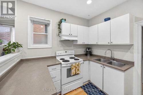 Unit 2 - 251 Arlington Avenue, Ottawa, ON - Indoor Photo Showing Kitchen With Double Sink