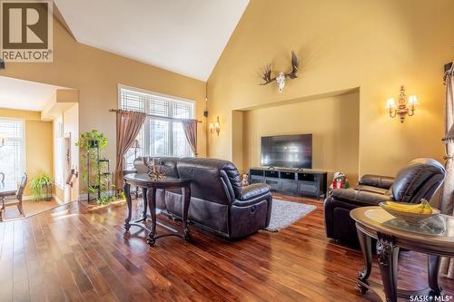 2514 Broderick Road, Regina, SK - Indoor Photo Showing Living Room