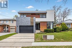 52 BURROWS AVENUE Toronto, ON M9B 4W7