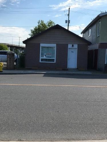 716 Simpson Street  Thunder Bay, ON P7C 3K1