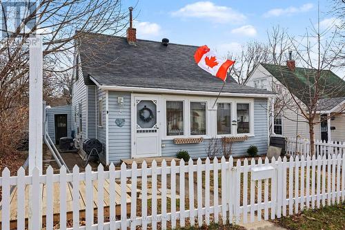 8 ROOSEVELT DRIVE  Smiths Falls, ON K7A 3J8