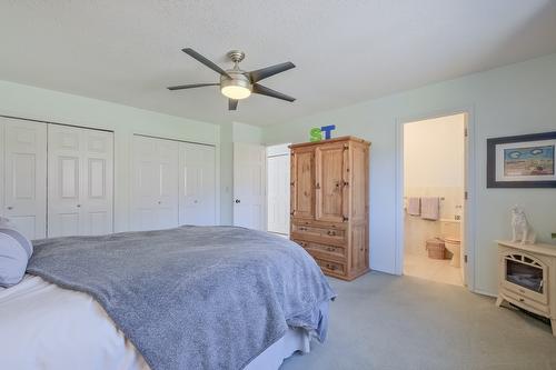 1056 Aubrey Road, West Kelowna, BC - Indoor Photo Showing Bedroom